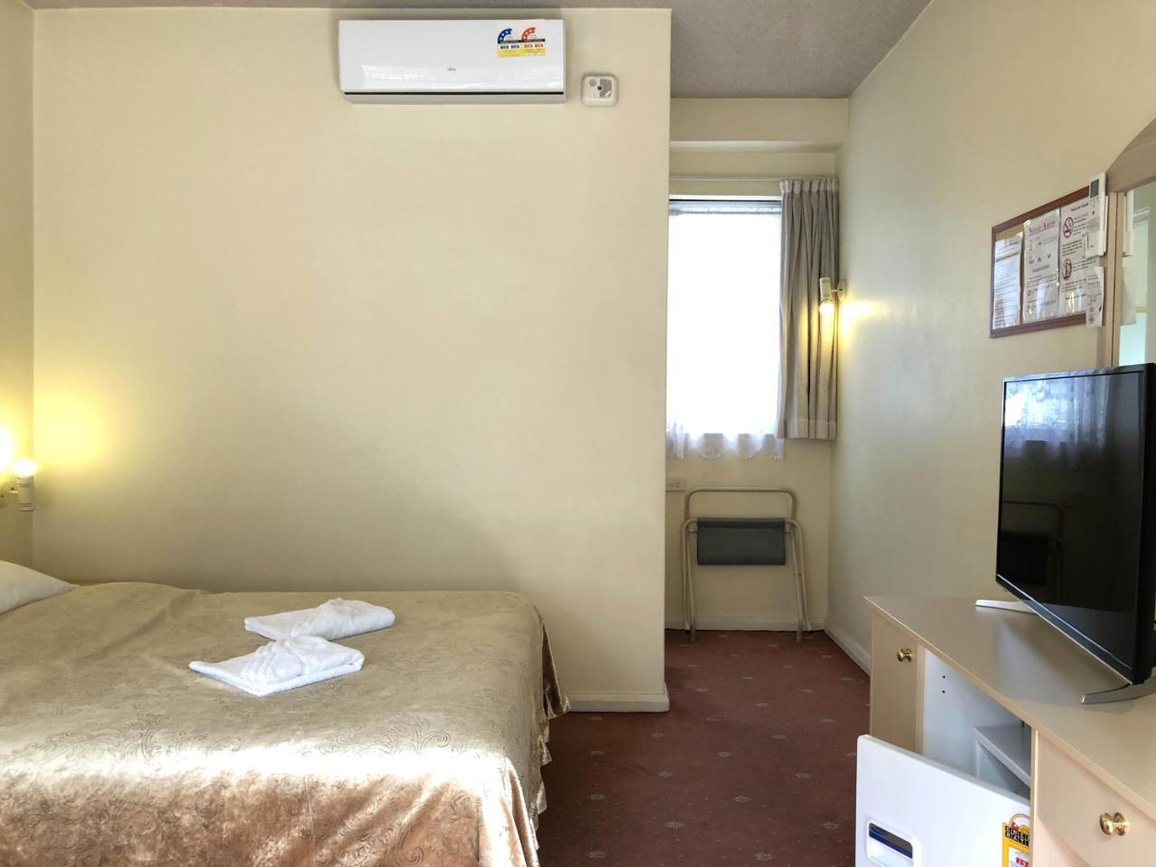 The Clarendon Motel